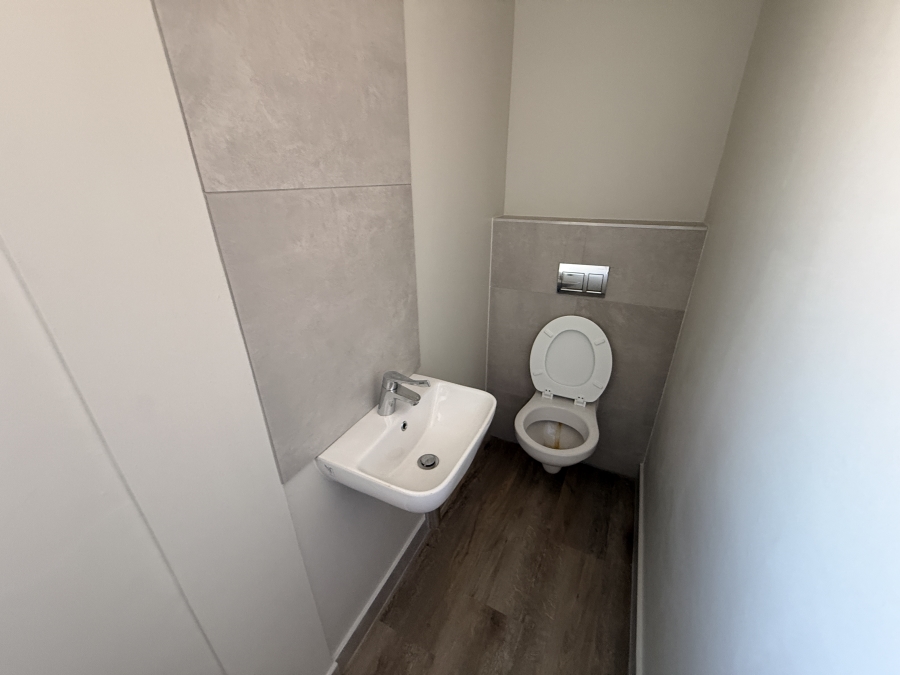 To Let Commercial Property for Rent in Rivergate Western Cape